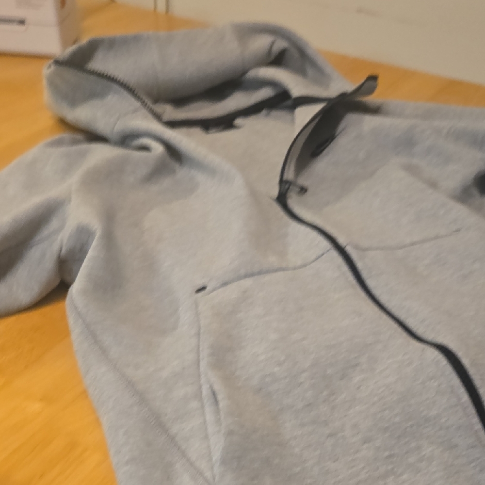 Nike Light Gray Full-Zip Hoodie - Picture 4 of 9